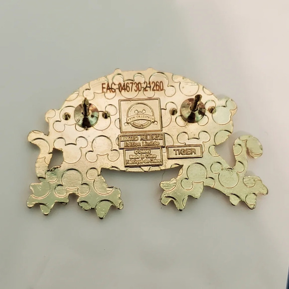 New Disney Lunar Zodiac Chip & Dale Tiger Limited Release Enamel Pin - Picture 2 of 3